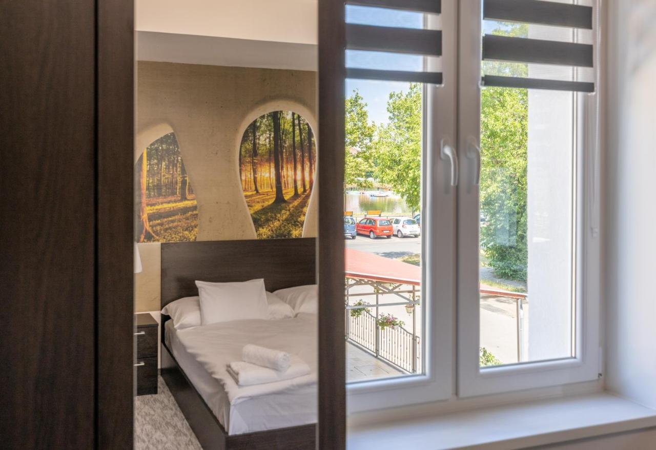 Panzio 81 Bed & Breakfast ไฮจ์ดุสโซบอสโล ภายนอก รูปภาพ
